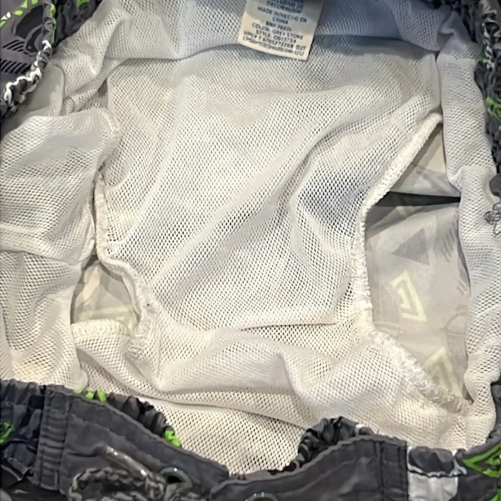 OP Board Shorts Skulls Small (6-7) Elastic Waistline Drawstring Cargo Pocket